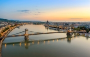 Chain-bridge-morning-01