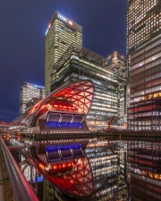 11.06.2019. London, Canary wharf., UK, Crossrail place in canary wharf.. There is an  amazing rooftop garden and pubs, restaurants where the people have fun  after work.
