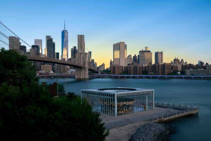 Unique view about the Brooklyn bridge bridge what connecting Brooklyn to Manhattan. This is a 2 levels bridge for walkers, busses cars and trucks.
