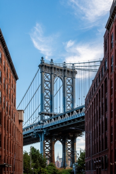 Unique view about the Manhattan bridge what connecting Brooklyn to Manhattan. This is a 2 levels bridge for subways, busses cars and trucks.