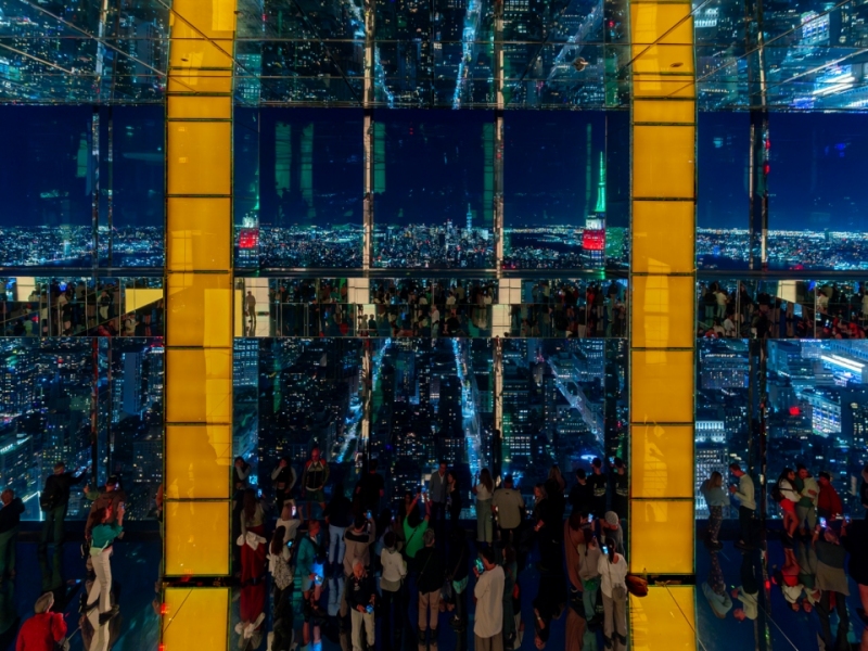 09.15. 23. New York, USA. The Summit one vanderbilt observatory deck is a wonderland. Glass floor, mirrors and windows everywhere. You can see the city in a uniqe view.