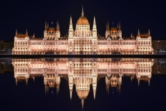 Hungarian parliament minimal. for flyers, for catalogues, for web design, for psotcards
