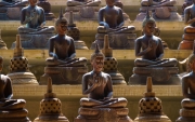 09.01.25. Sri Lanka, Colombo. Famous tourist attraction Gangaramaya Buddhist Temple, Amazing colorful giant statues.