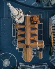 There is next to the fisherman's bastion. Splendid historical building.