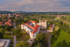 Castle of Sarospatak Hungary Another name is Rakoczi castle. This is a rennesiance fort what built in after 1250. The castle of Sárospatak can be seen on the back of the Hungarian HUF 500 paper money.